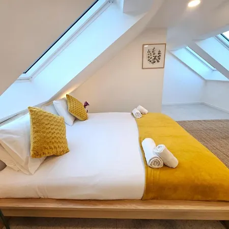 Urban Chic Duplex-2br With An Outdoor Space * Luxemburg